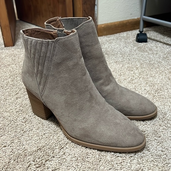 LC Lauren Conrad Shoes - Taupe Boots